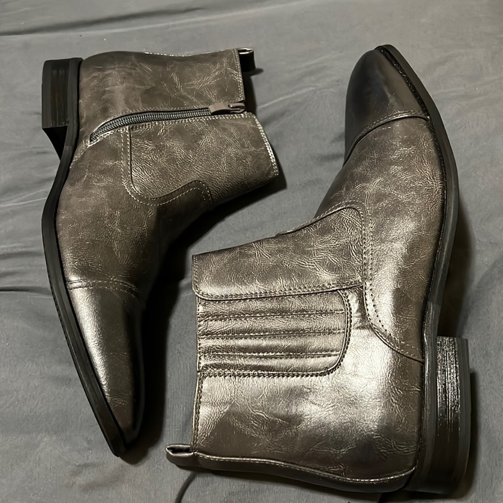 COPY - Brand new boots from Vance co